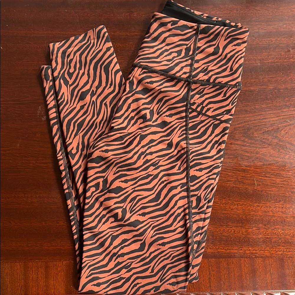 Victoria's Secret Zebra Print Active Leggings